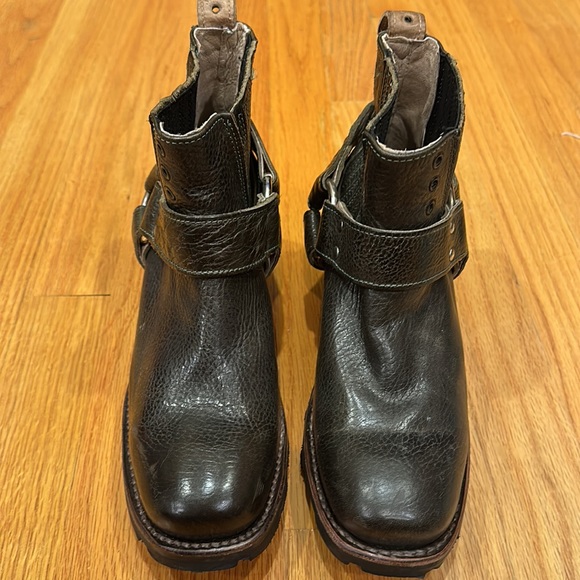 FREE BIRDS BY STEVE MADDEN - SIZE 7 - FOREST GREEN BOOTS - Picture 2 of 6